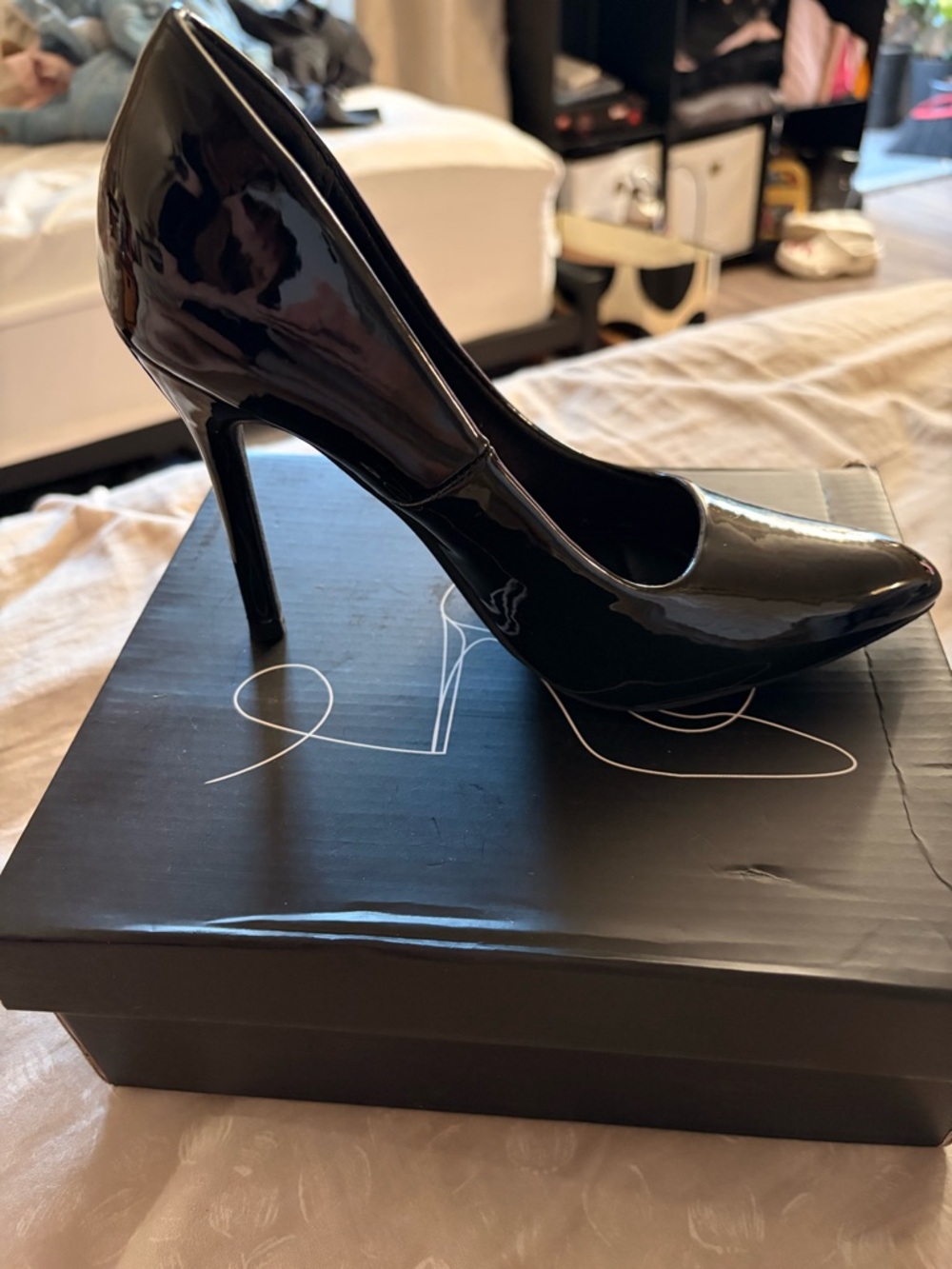 Women's Black Patent Pointed-Toe Stiletto 4” pump